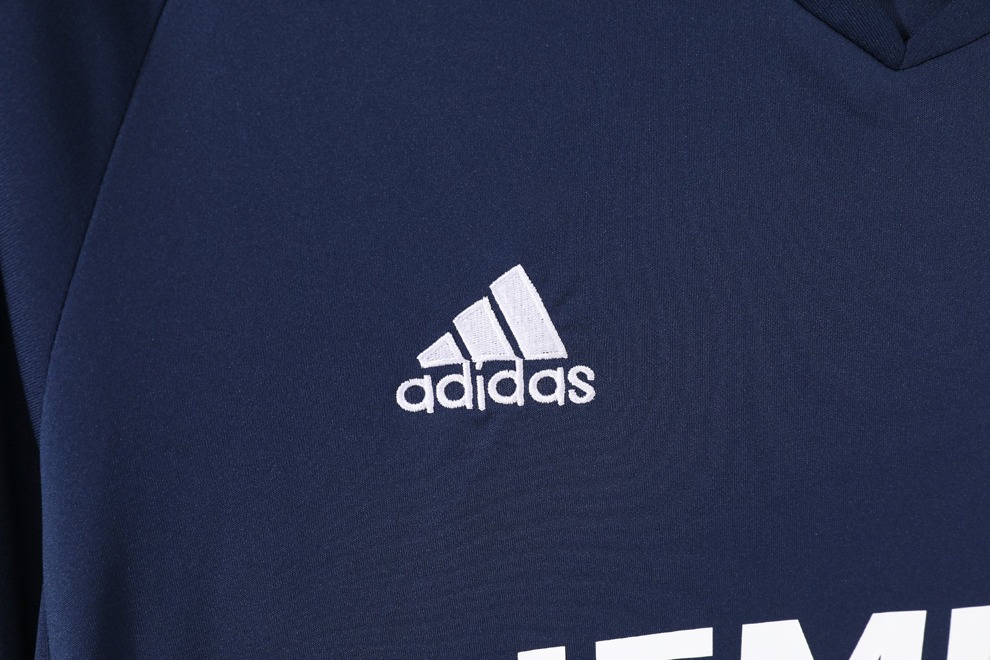Real Madrid 2005/06 (Away Kit - Long Sleeves)