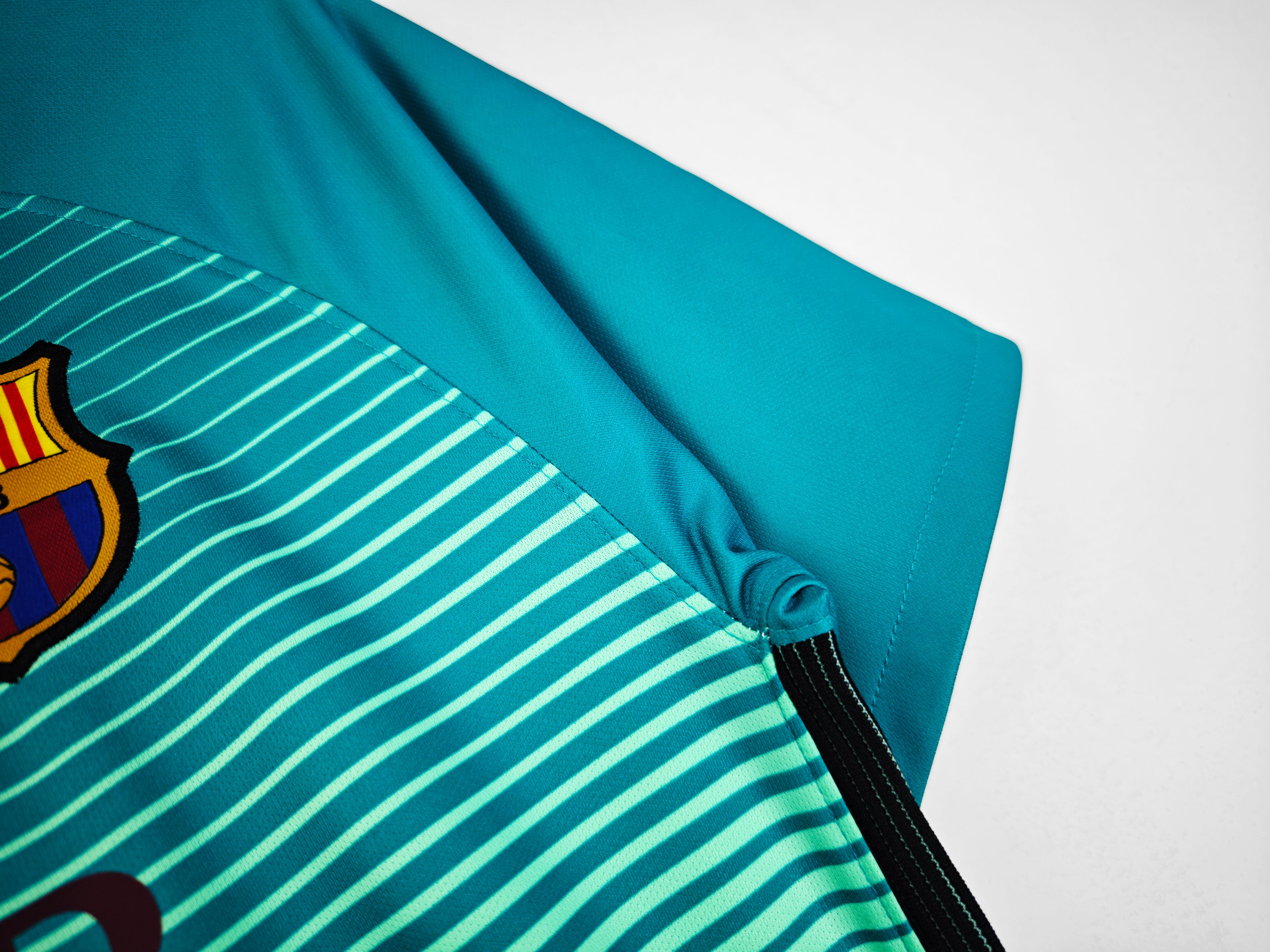 Barcelona 2016/17 (Third Kit)