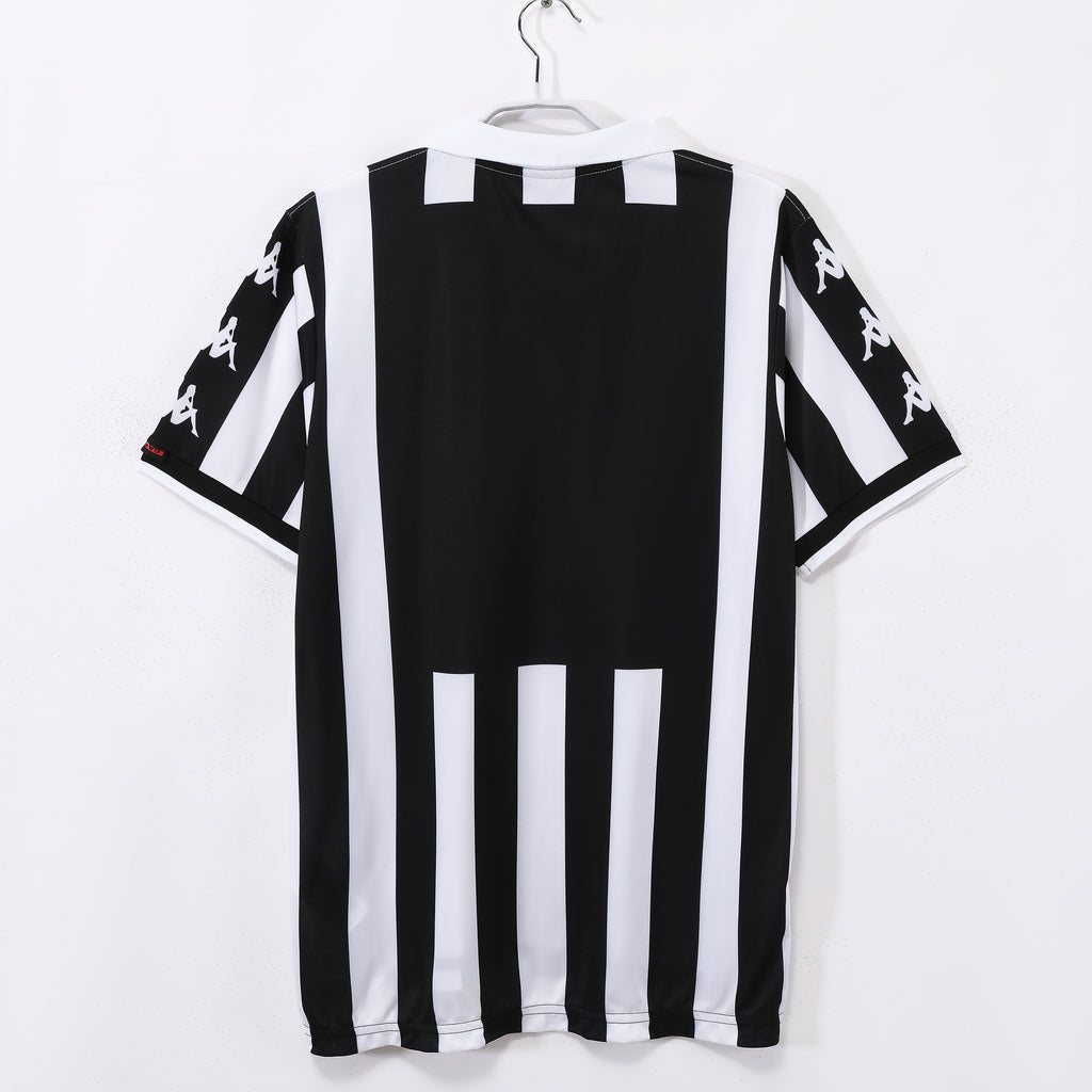 Juventus 1999/00 (Home Kit)
