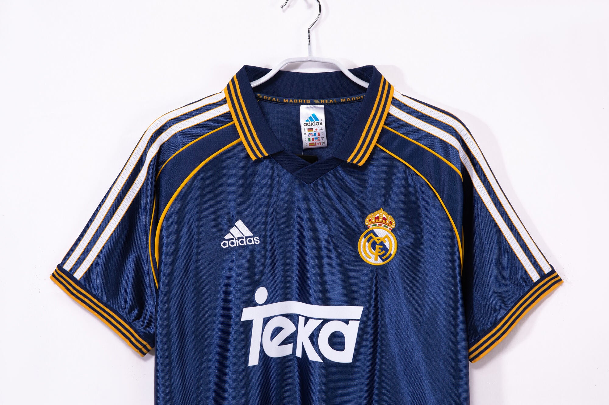 Real Madrid 1998/00 (Away Kit)