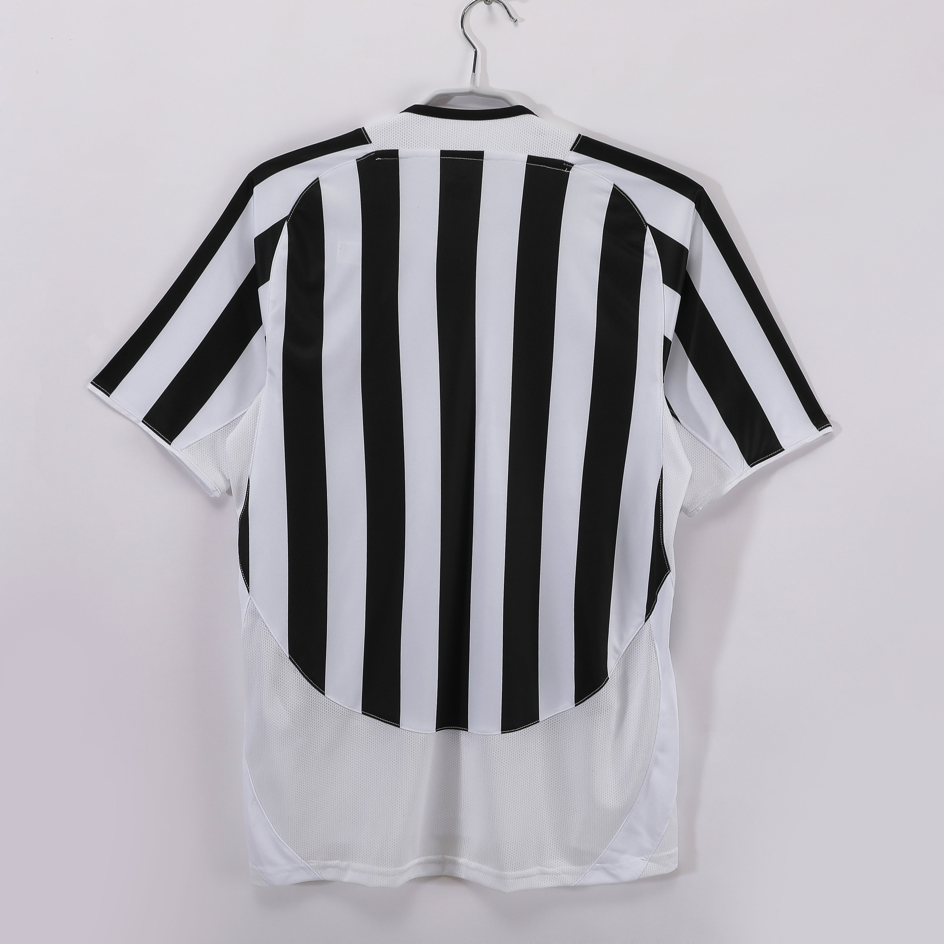 Juventus 2003/04 (Home Kit)