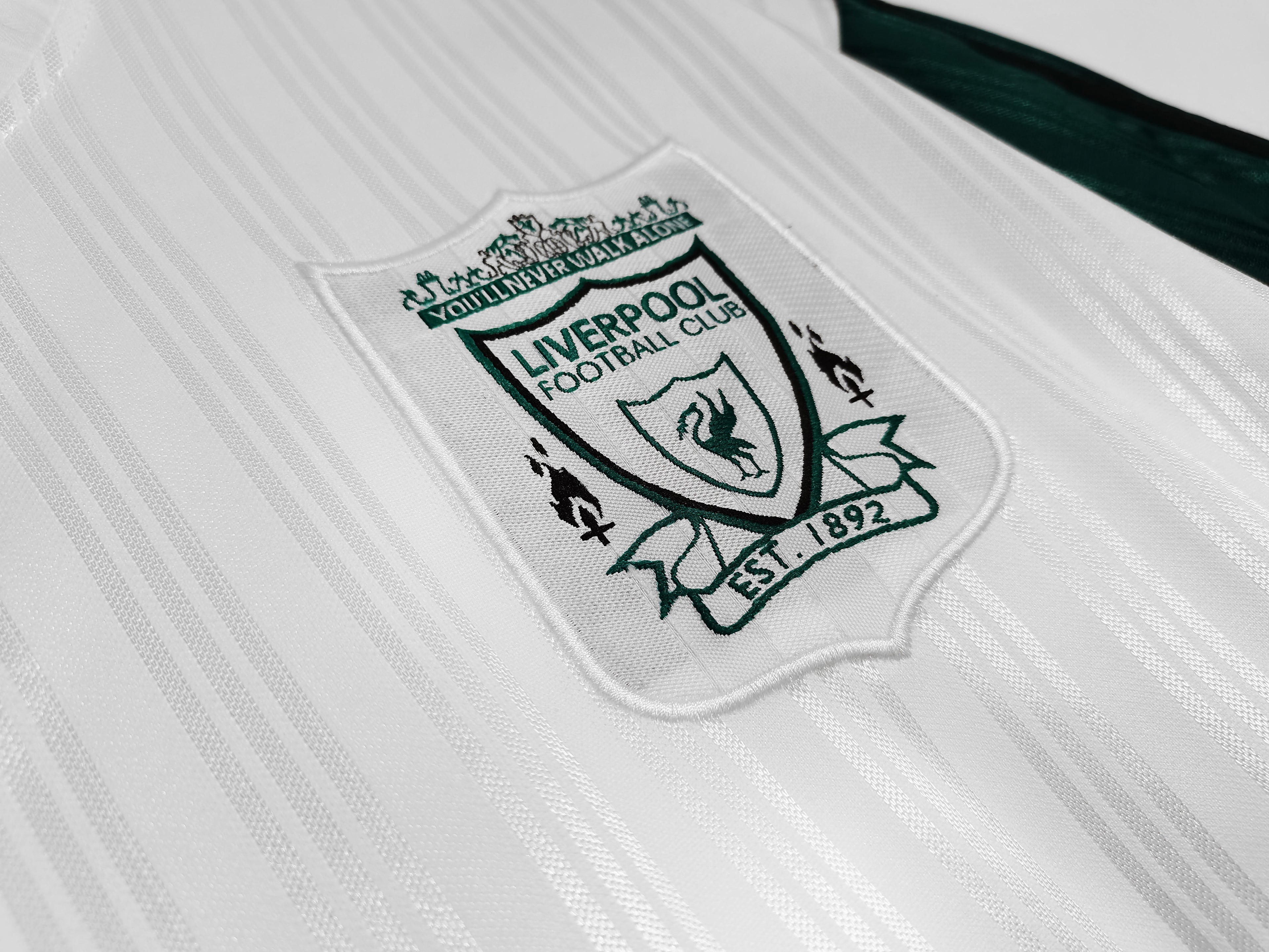 Liverpool 1995/96 (Away Kit)