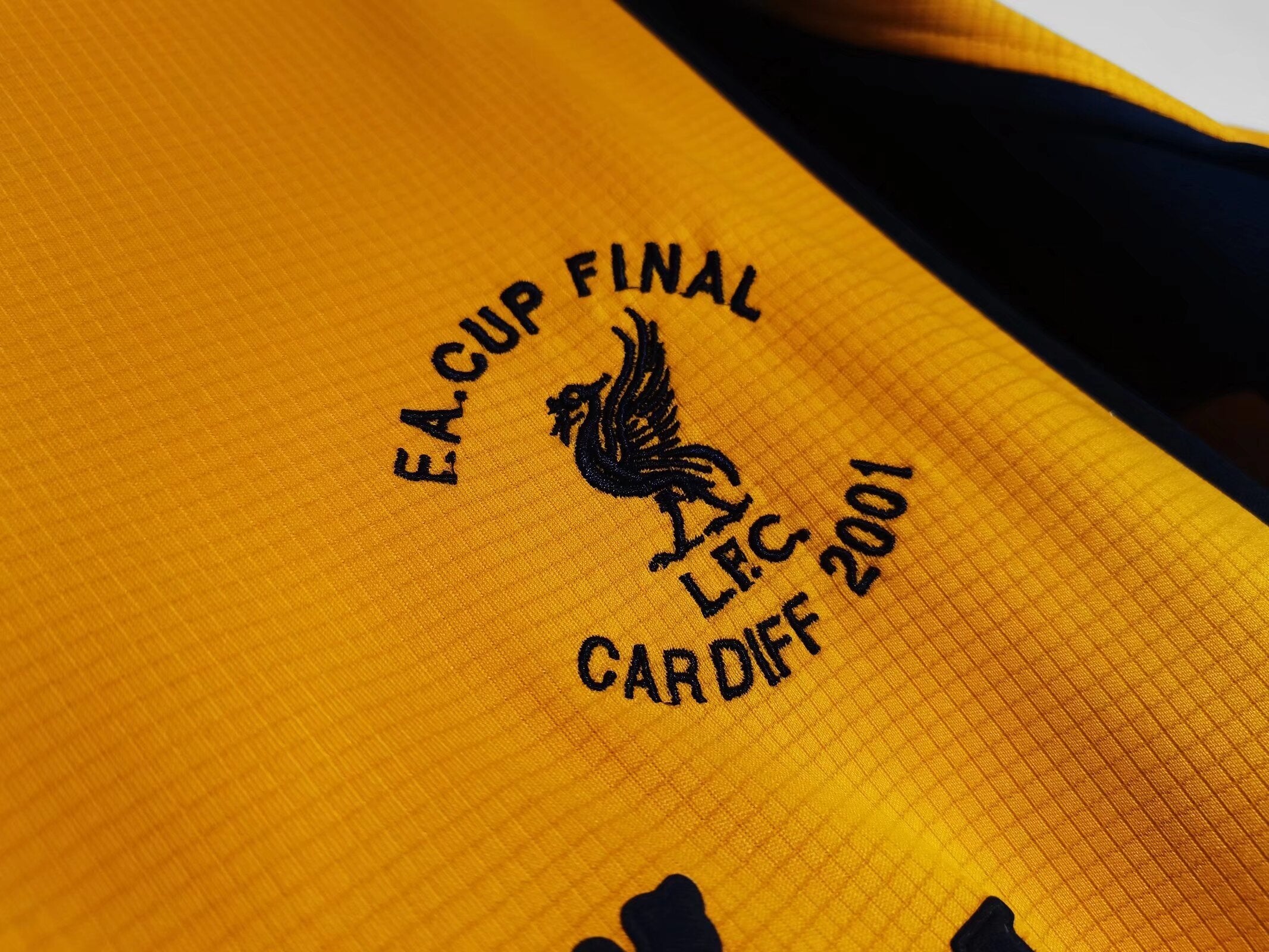 Liverpool 2000/01 (Away Kit)